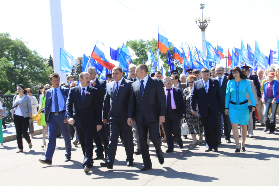 В День России в городе Орле состоялось праздничное шествие