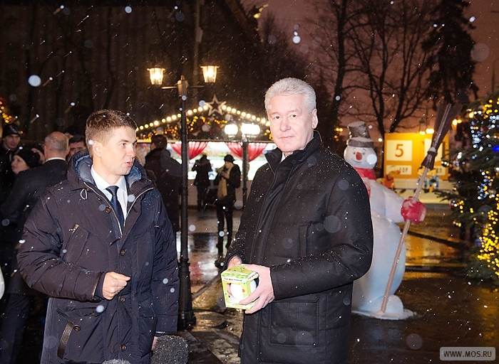 Сергей Собянин посетил рождественскую ярмарку на ВДНХ
