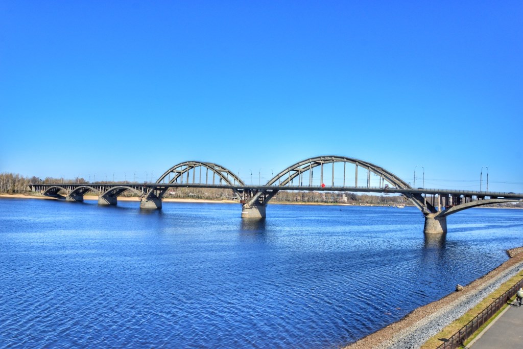 Ярославская область, Рыбинск. Рыбинский мост через Волгу. Фото: пресс-служба правительства Ярославской области www.yarregion.ru