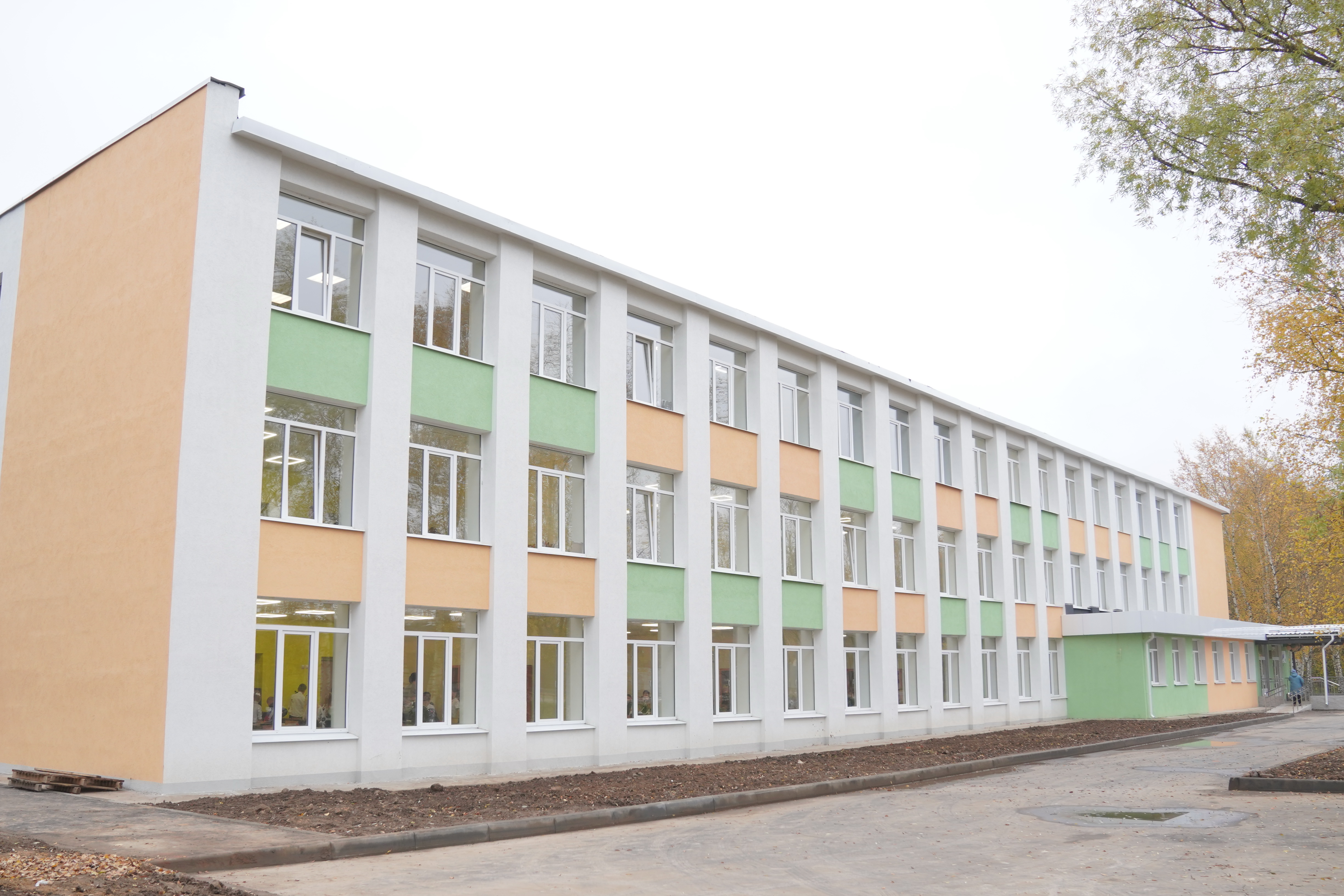 Ивановская область, город Родники, улица Советская, 8. Школа № 3 после капитального ремонта. Фото: rodniki-37.ru