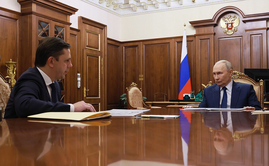 16 февраля 2026 года. Москва, Кремль. Встреча Владимира Путина с губернатором Орловской области Андреем Клычковым. Фото: пресс-служба Президента РФ