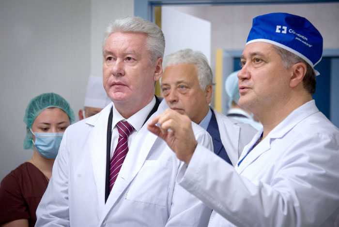 В четырёх клиниках Москвы установлен хирургический роботизированный комплекс «Да Винчи»