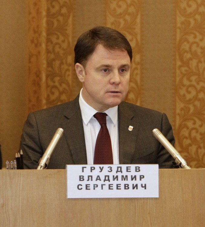 Исполнение Указа Президента РФ в части семейной политики стало темой обсуждения на оперативном совещании в правительстве региона