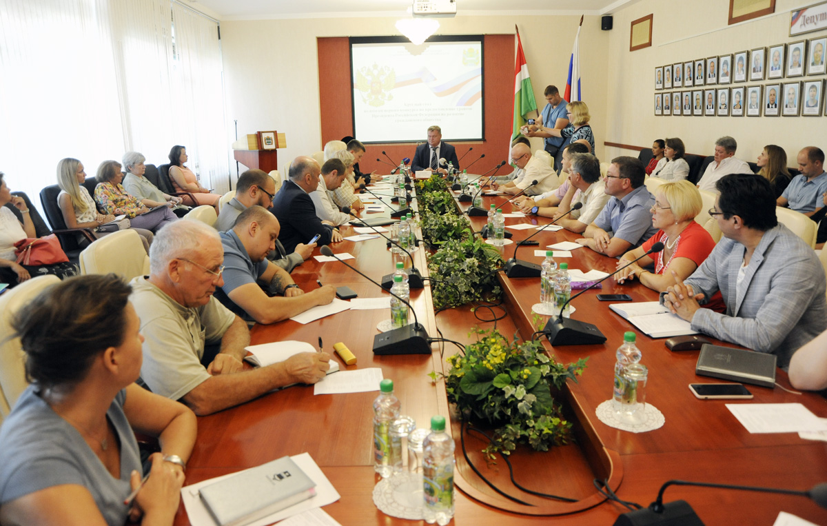Семь калужских НКО стали победителями первого конкурса президентских грантов