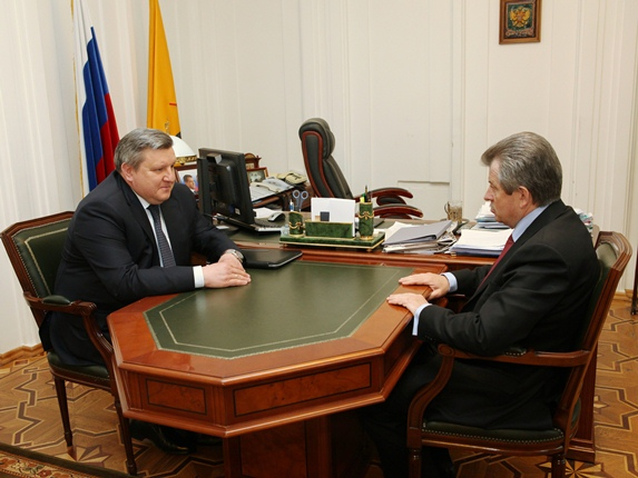 С 19 по 20 апреля Ярославскую область с ознакомительным рабочим визитом посетил заместитель полномочного представителя Президента Российской Федерации в Центральном федеральном округе Николай Овсиенко