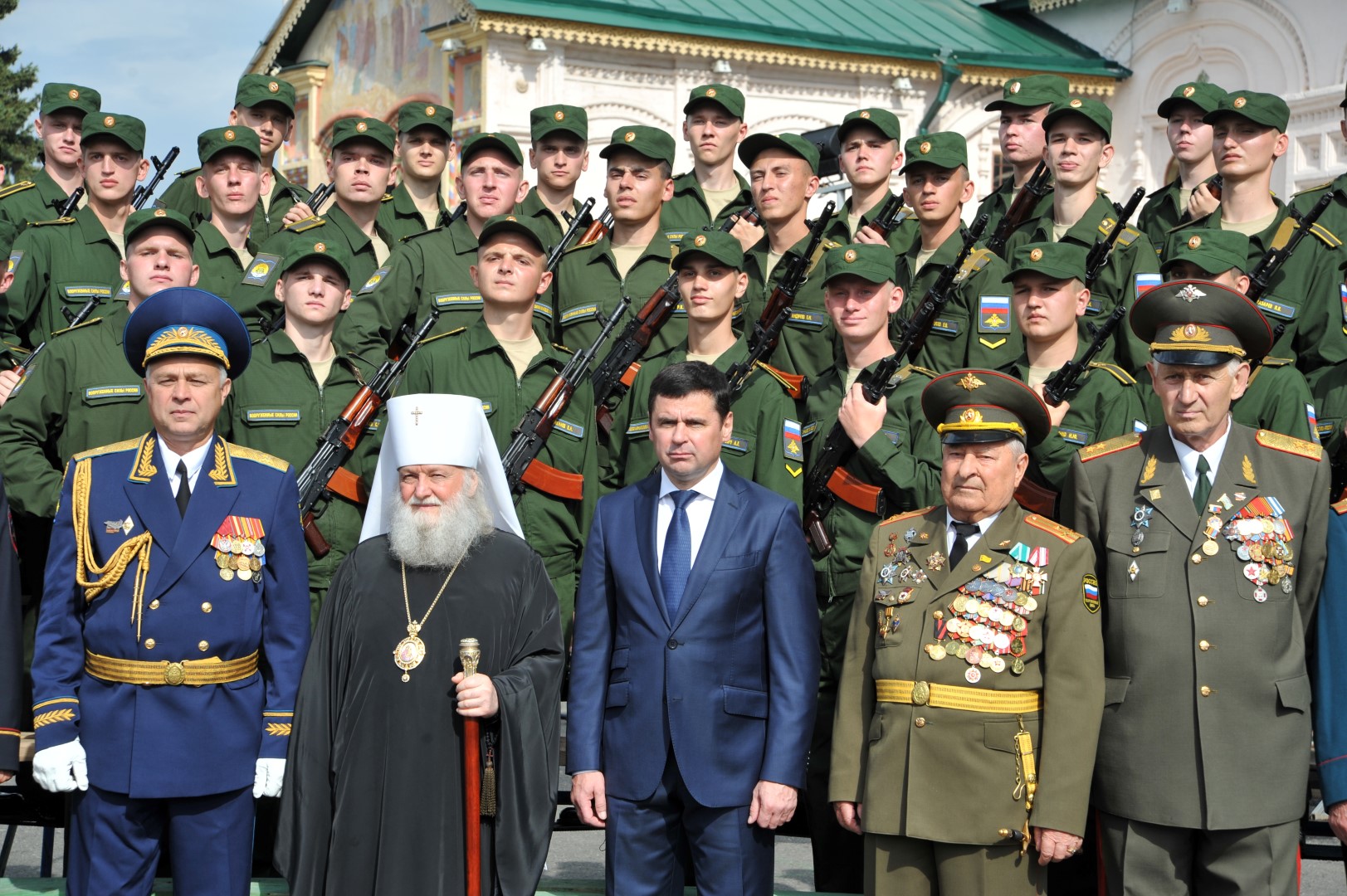 Дмитрий Миронов поздравил курсантов Ярославского высшего военного училища ПВО с принятием присяги