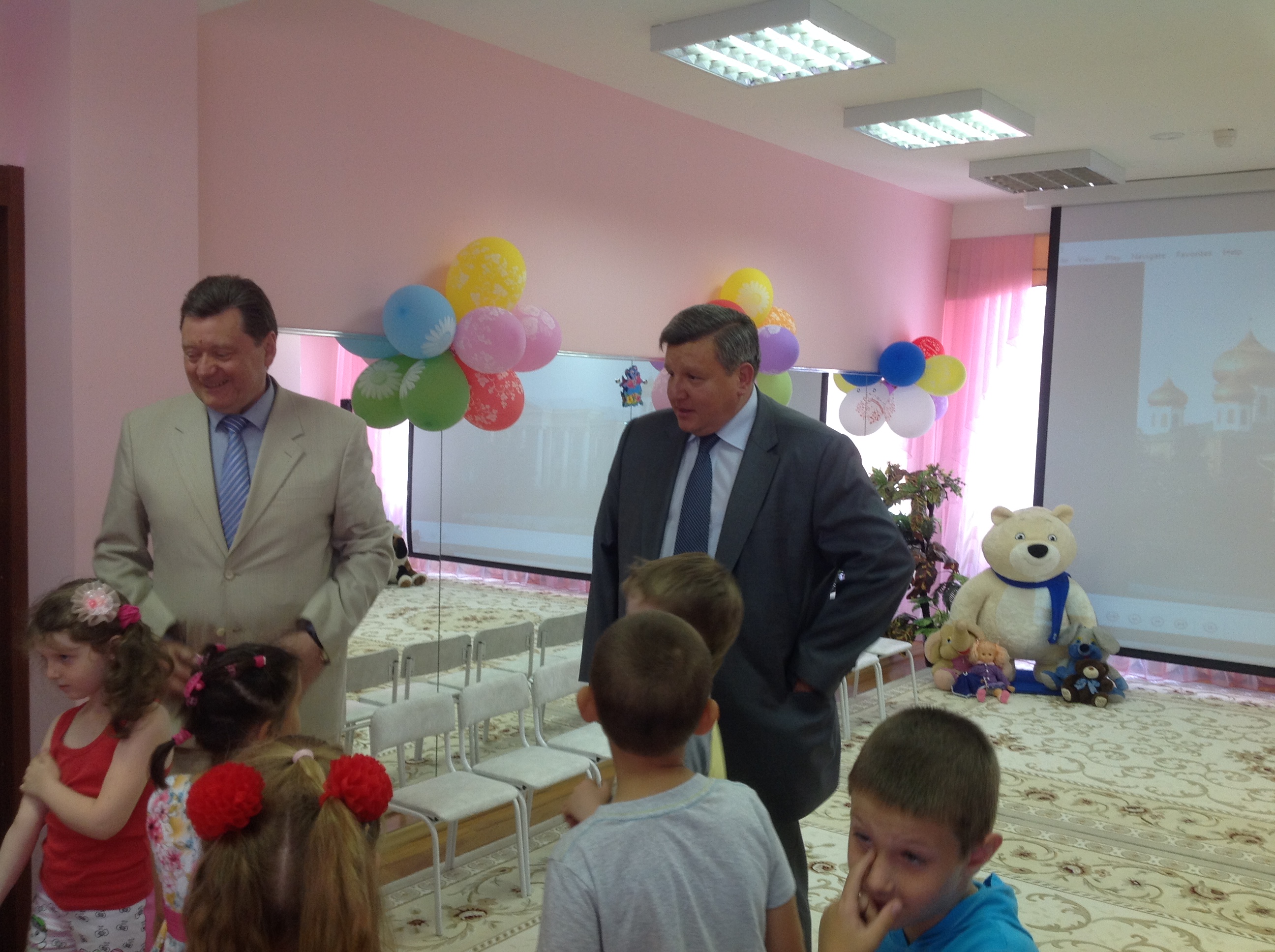Тульскую область с рабочим визитом посетил заместитель полномочного представителя Президента Российской Федерации в Центральном Федеральном округе Николай Овсиенко