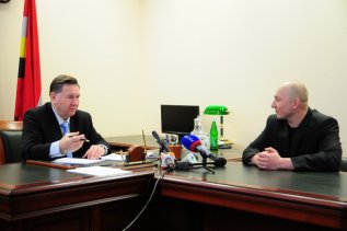 Нубернатор Курской области Александр Михайлов провел очередной прием граждан в приемной Президента РФ