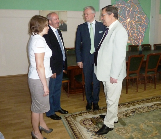 Губернатор Олег Бетин встретился с замглавы дипломатической миссии Великого Герцогства Люксембург в РФ Жаном Клодом Кугенером
