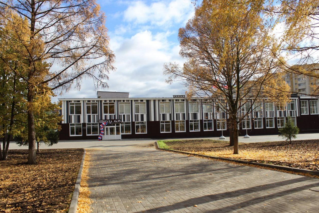 Тамбов, улица Сенько, 10. Корпус школы № 35 после ремонта. Фото: страница администрации Тамбова во «ВКонтакте»