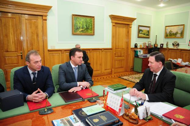 Глава Курской области подписал соглашение с ЗАО «Биополимер»