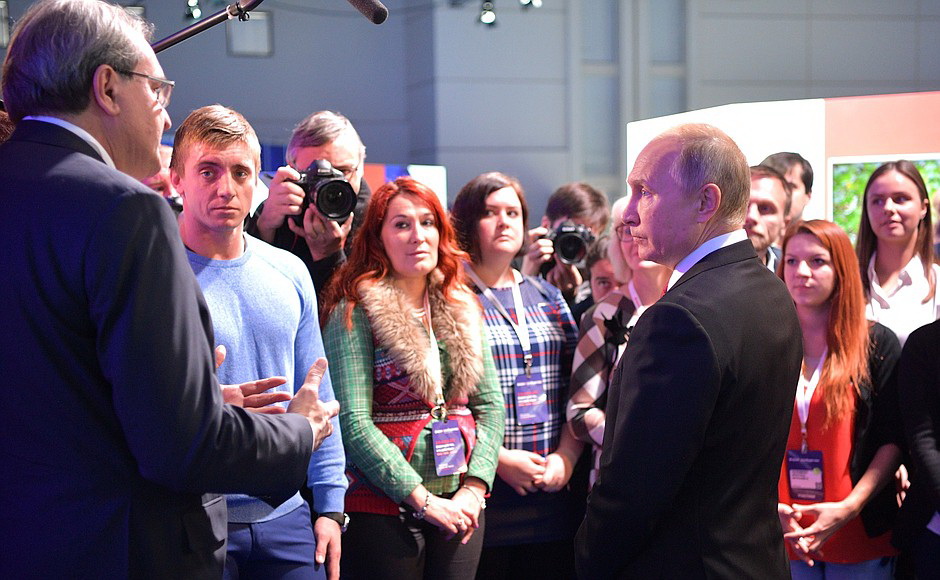 Путину понравилась Калужская швейная мастерская
