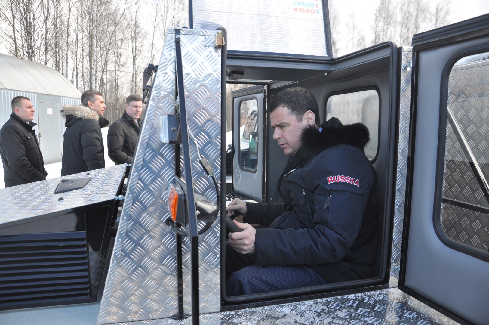 Дмитрий Миронов поддержал производство ярославских вездеходов в условиях импортозамещения