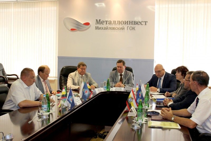 День металлурга глава Курской области отметил вместе с железногорцами