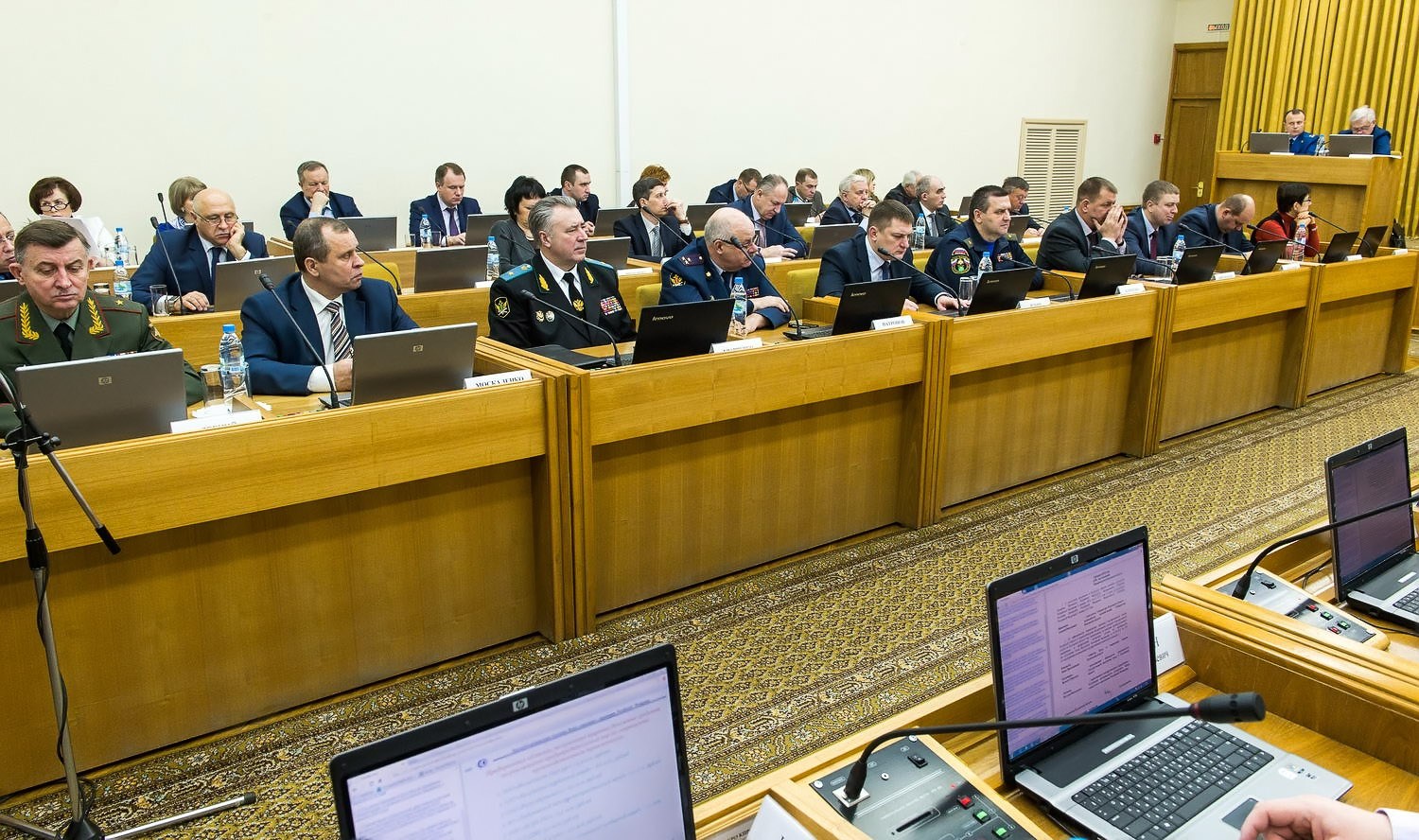 Руководители региональных и федеральных органов власти Калужской области обсудили ход реализации посланий Президента РФ